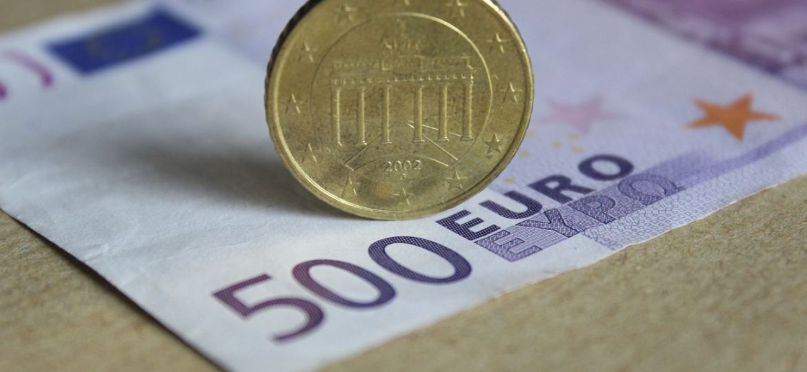 Euro currency, money & banking