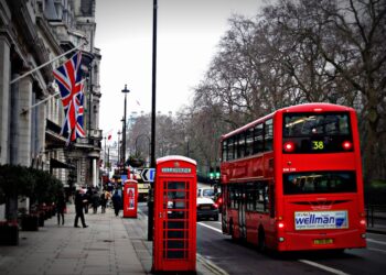 london-street-phone-cabin-163037.jpeg