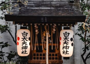 wood light city street